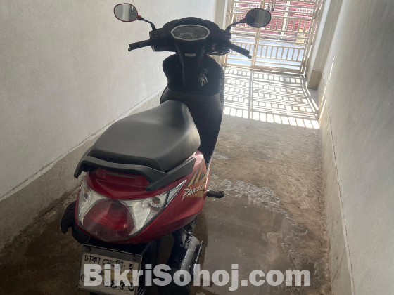 Hero Pleasure Scooter